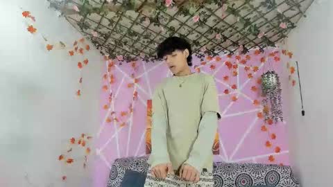 chicos hot online show from 12.17.25