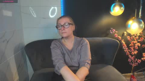 Snapshot of alexandra_kind chatting on 12.17.24 Alexandra online show from 12.17.24