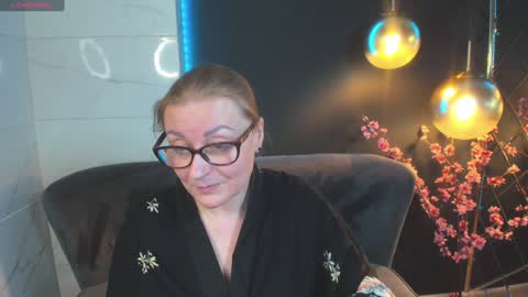 Snapshot of alexandra_kind chatting on 12.20.24 Alexandra online show from 12.20.24