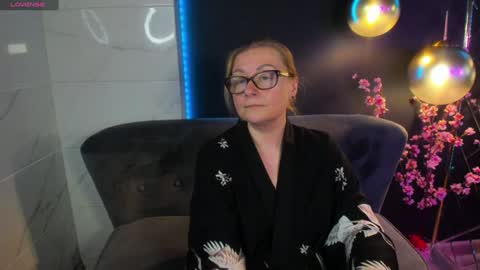 Snapshot of alexandra_kind chatting on 01.06.25 Alexandra online show from 01.06.25