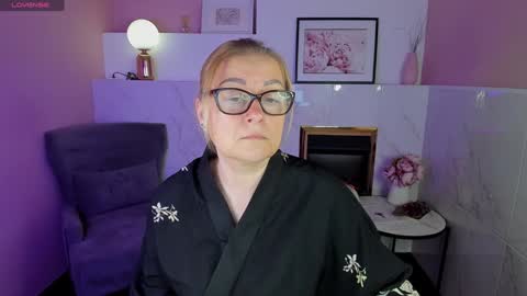 Snapshot of alexandra_kind chatting on 01.08.25 Alexandra online show from 01.08.25