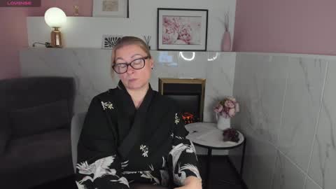 Snapshot of alexandra_kind chatting on 01.14.25 Alexandra online show from 01.14.25