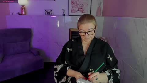 Snapshot of alexandra_kind chatting on 01.17.25 Alexandra online show from 01.17.25