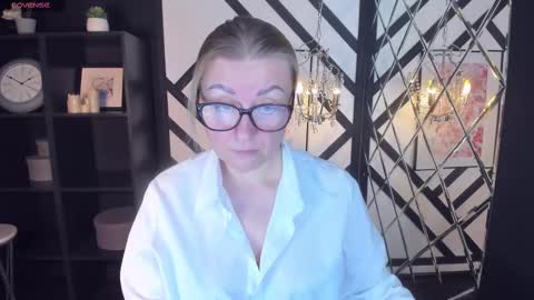 Snapshot of alexandra_kind chatting on 02.11.25 Alexandra online show from 02.11.25