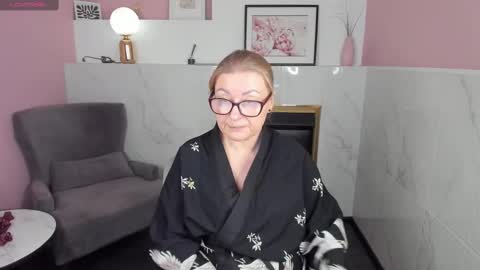 Snapshot of alexandra_kind chatting on 02.12.25 Alexandra online show from 02.12.25