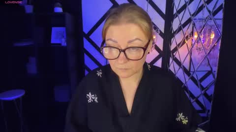 Snapshot of alexandra_kind chatting on 02.15.25 Alexandra online show from 02.15.25