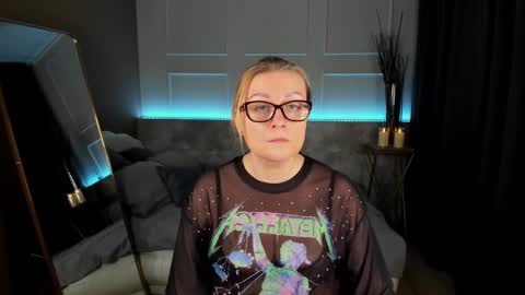 Snapshot of alexandra_kind chatting on 02.19.25 Alexandra online show from 02.19.25