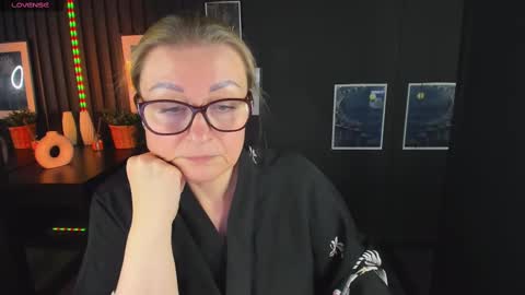 Snapshot of alexandra_kind chatting on 03.04.25 Alexandra online show from 03.04.25