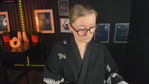 Snapshot of alexandra_kind chatting on 03.05.25 Alexandra online show from 03.05.25