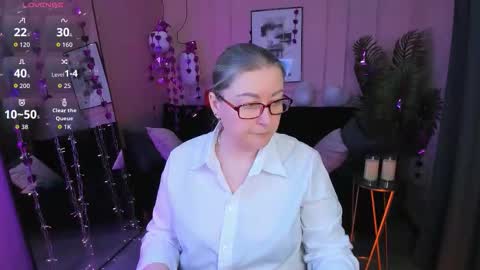 Snapshot of alexandra_kind chatting on 02.15.26 Alexandra online show from 02.15.26