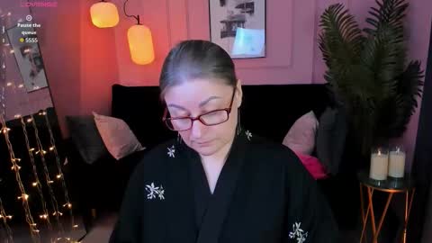 Snapshot of alexandra_kind chatting on 02.25.26 Alexandra online show from 02.25.26