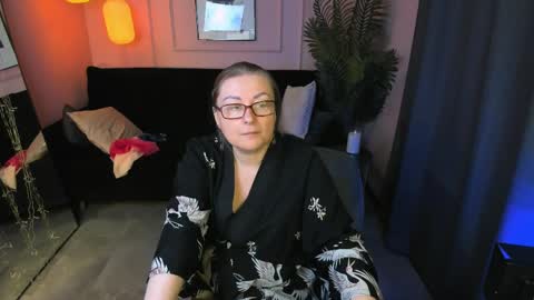 Snapshot of alexandra_kind chatting on 04.06.26 Alexandra online show from 04.06.26