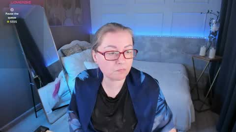 Snapshot of alexandra_kind chatting on 04.11.26 Alexandra online show from 04.11.26