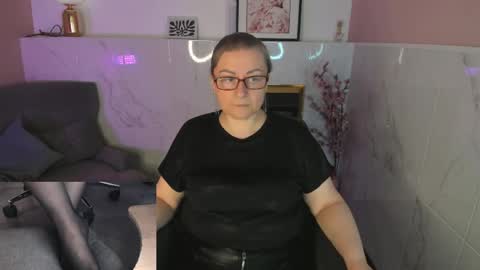 Snapshot of alexandra_kind chatting on 04.26.26 Alexandra online show from 04.26.26