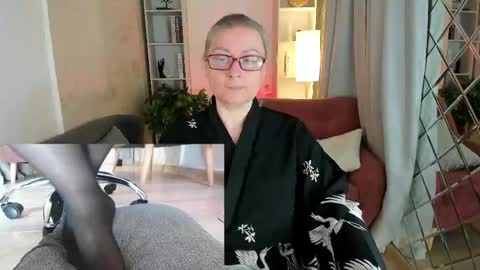 Snapshot of alexandra_kind chatting on 05.05.26 Alexandra online show from 05.05.26