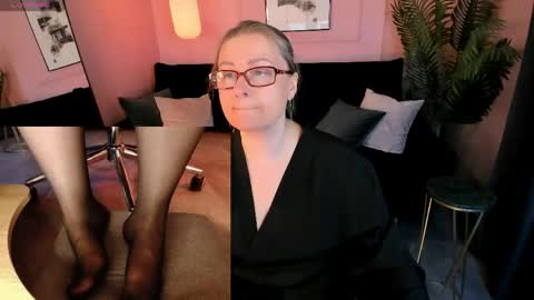Snapshot of alexandra_kind chatting on 05.13.26 Alexandra online show from 05.13.26