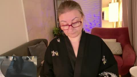 Snapshot of alexandra_kind chatting on 05.18.26 Alexandra online show from 05.18.26