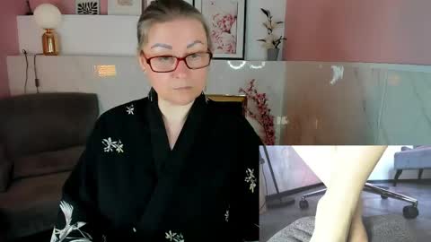 Snapshot of alexandra_kind chatting on 05.19.26 Alexandra online show from 05.19.26