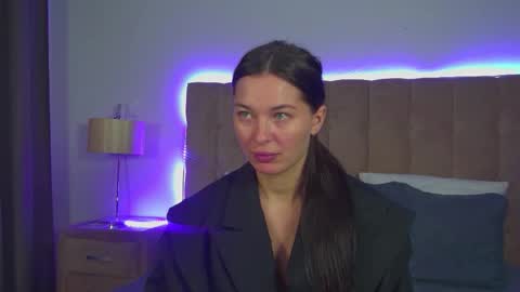 AlexandraBloom online show from 11.30.25