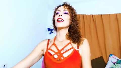 Snapshot of alexandrahornysexi chatting on 10.24.25 alexandra online show from 10.24.25