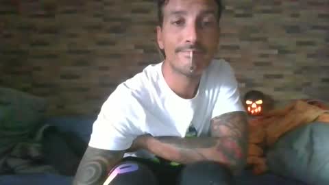 Snapshot of alexdelarge23 chatting on 10.31.25 alexdelarge23 online show from 10.31.25