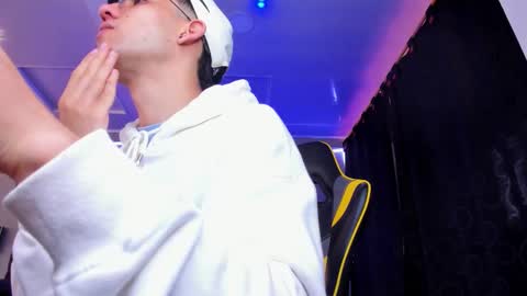 alexgiraldo__ online show from 11.21.25