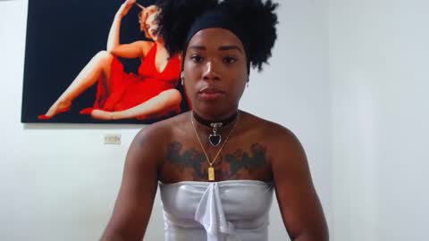 Snapshot of alexia_sinclaire24 chatting on 10.05.25 alexia_sinclaire24 online show from 10.05.25