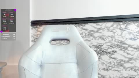 Snapshot of alexiacooperr chatting on 02.06.25 Alexiaa Online 1430 to 2100 GMT-5 online show from 02.06.25