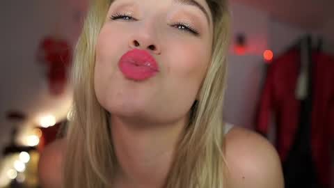 Alexis Texas online show from 02.26.25