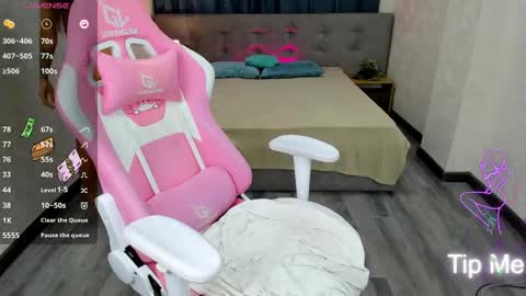 Alexis   Mon Tue Wed Thu Fri 7 GMT 0100am-0700am  online show from 03.07.25