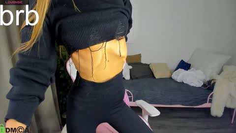 Alexis   Mon Tue Wed Thu Fri 7 GMT 0100am-0700am  online show from 09.29.25