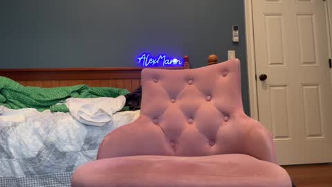 Snapshot of alexmanndickerson chatting on 12.15.24 Alex Mann online show from 12.15.24