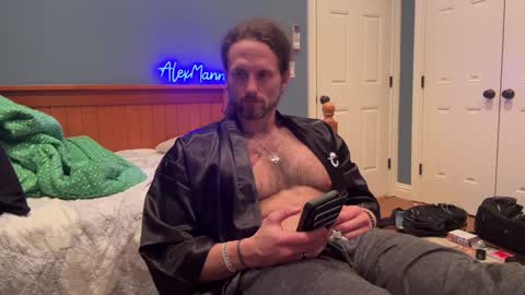 Snapshot of alexmanndickerson chatting on 12.21.24 Alex Mann online show from 12.21.24