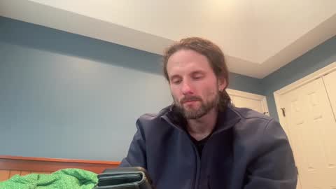 Snapshot of alexmanndickerson chatting on 01.04.25 Alex Mann online show from 01.04.25