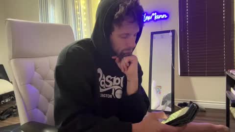 Snapshot of alexmanndickerson chatting on 09.29.25 Alex Mann online show from 09.29.25