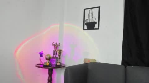 ALEX ROYCE  online show from 05.21.26
