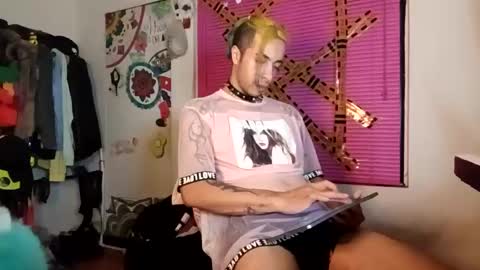 Snapshot of alexstrangerlove chatting on 10.26.25 Jhonny online show from 10.26.25