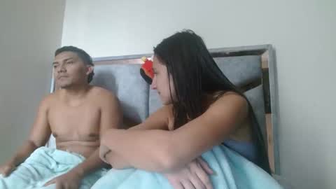 Snapshot of alexvsluisa chatting on 02.17.26 alex y luisa online show from 02.17.26