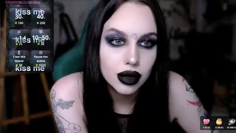 Snapshot of alexx_succubus chatting on 09.19.25 Alexx Succubus online show from 09.19.25