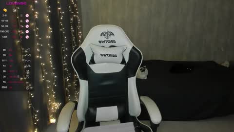 Snapshot of alexxa_bloom chatting on 01.12.26 Alexa Bloom online show from 01.12.26