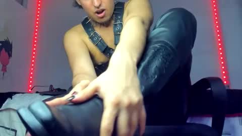 Snapshot of alexxx_savage chatting on 12.05.25 Alexander online show from 12.05.25