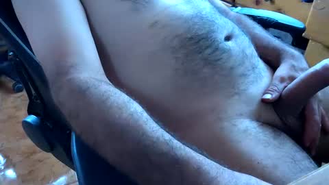 Snapshot of algodesente chatting on 11.09.25 Alguien online show from 11.09.25