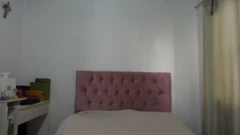 Snapshot of alia054 chatting on 02.03.25 Alia online show from 02.03.25