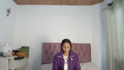 Snapshot of alia054 chatting on 02.14.25 Alia online show from 02.14.25