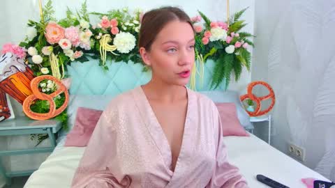 Alice in Wonderland  online show from 09.27.25