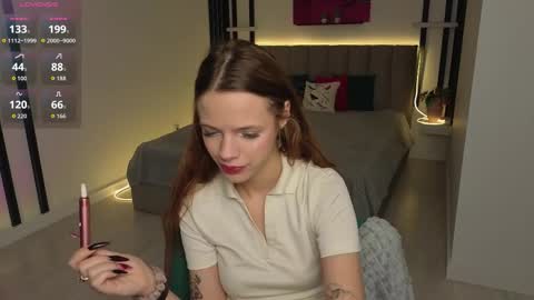 Snapshot of alice_delaney chatting on 09.27.25 Alice online show from 09.27.25