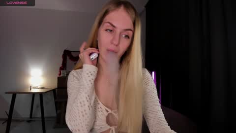 Snapshot of alice_dias chatting on 12.26.24 alice_dias online show from 12.26.24