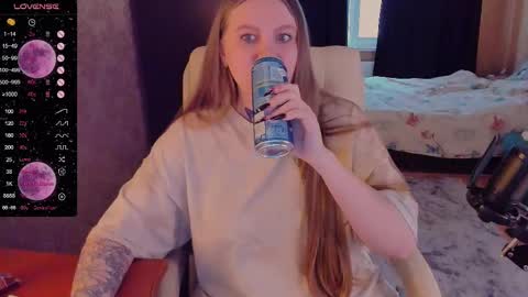 Snapshot of alice_dreamgirl_ chatting on 12.17.24 Alice 3 online show from 12.17.24