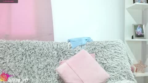 Snapshot of alice_dussan_ chatting on 02.28.25 alice online show from 02.28.25