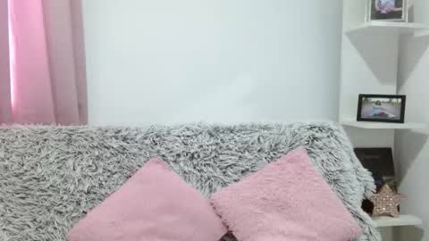 Snapshot of alice_dussan_ chatting on 09.18.25 alice online show from 09.18.25